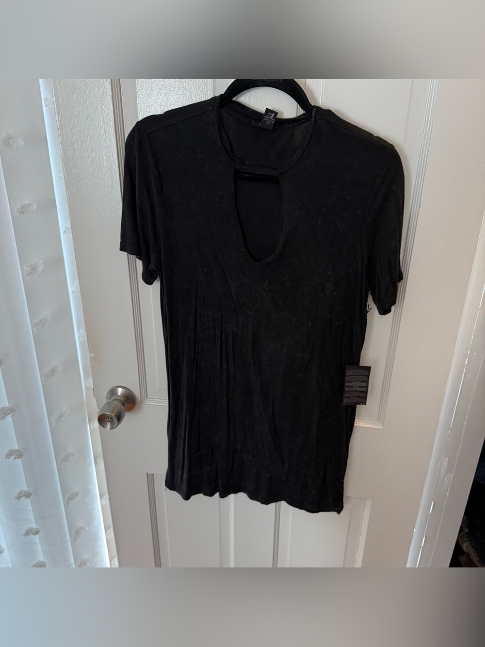 Forever 21 Black Short-Sleeve Keyhole Dress